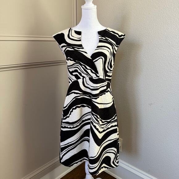 Trina Turk Textured Swirl Print Sheath Dress Black White Size 12 Estimated - Picture 1 of 8
